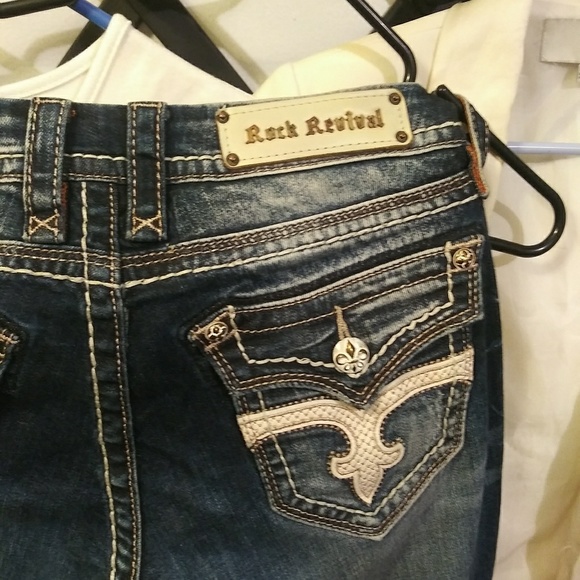 Rock Revival Jeans - Picture 4 of 4